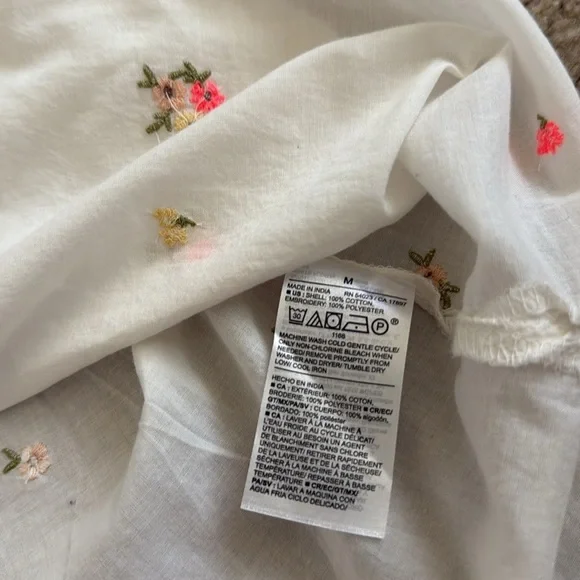 NWT Old Navy Floral Embroidered Peasant Blouse - Poetcore Romantic- size Medium - Picture 6 of 8